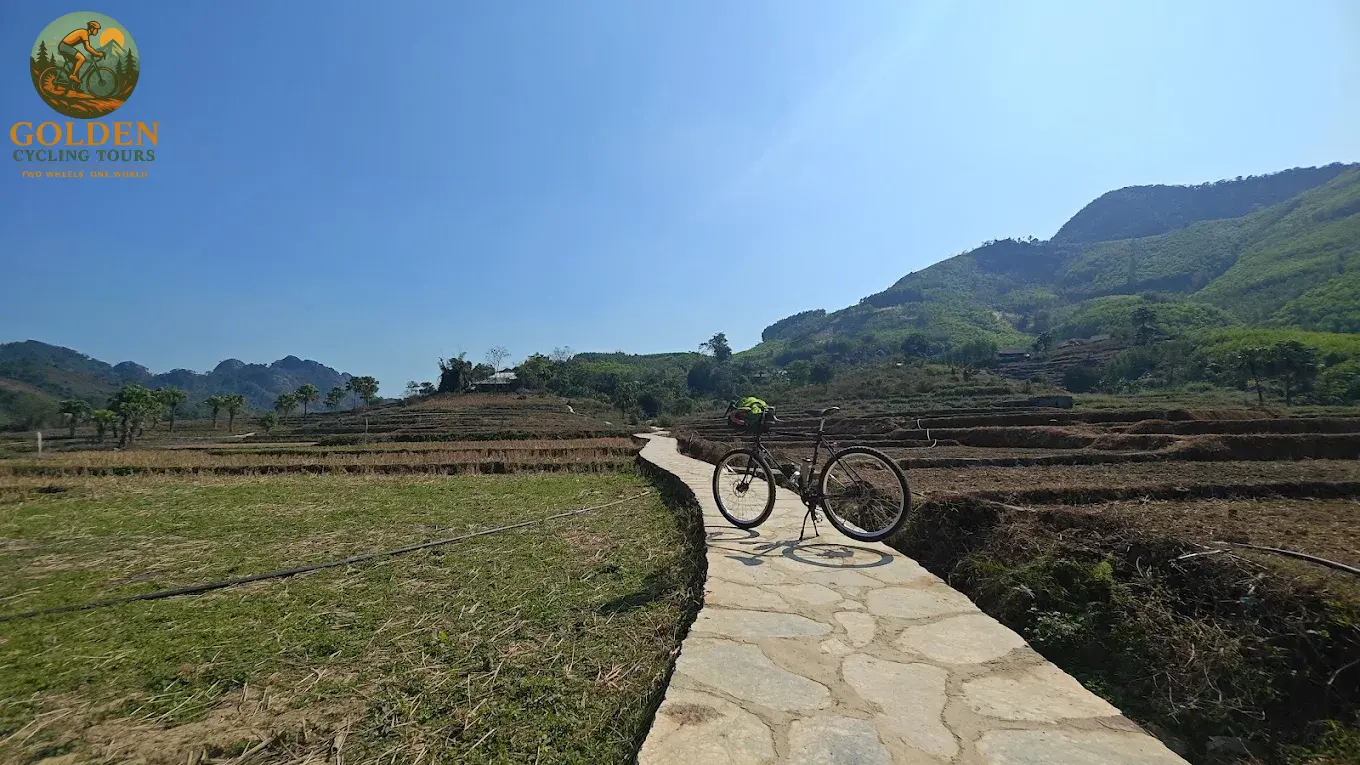3-Day Thai Nguyen Backroad Cycling Tour: Ban Ten, Tea Hills & Nui Coc